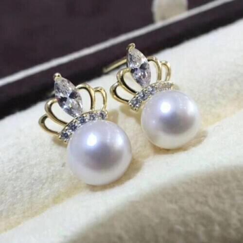 Gorgeous pair of 9-10mm south sea white round pearl earring 14k