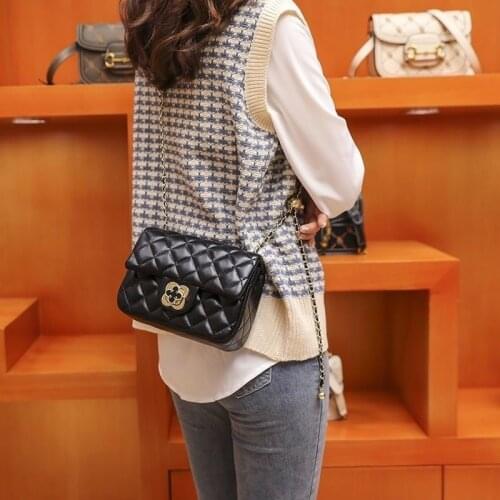 Single Shoulder Bag Womens Genuine Leather Fragrance Chain Messenger Bag Fashion Versatile Lingge Bag Underarm Womens Bag