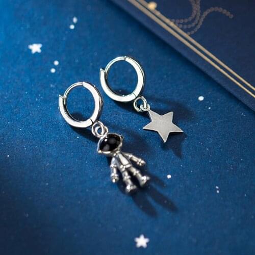 New Asymmetric Pentagram Space Astronauts Pendant Ear Buckle Earrings For Women Simple Creativity Punk Ear Jewelry