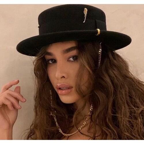 New Pin Top Women Fedoras Hat Female British Vintage Autumn Winter Wool Flat Cap Socialite Jazz Fedora Hat Europe Wild Chain Hat