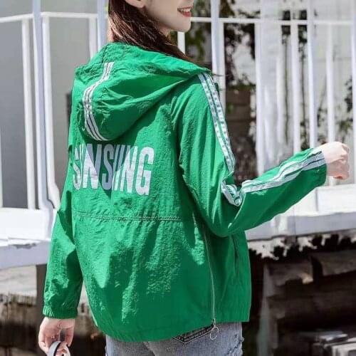New Summer Sunscreen Womens Windbreaker Hooded Beach Camping Thin Jackets Korean Fashion Spring Jacket 2021 Holidy Team Coat