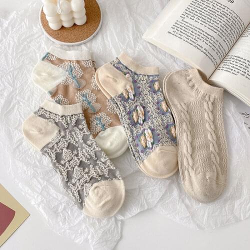 2021 new college style three-dimensional small floral socks pastoral style pure cotton boat socks retro forest boat socks