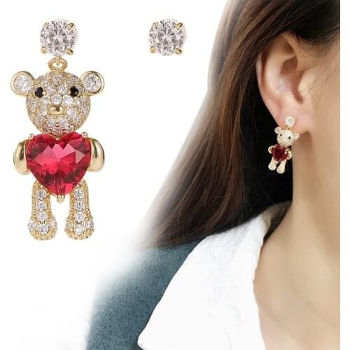 Lovely Cartoon Bear Earring with Heart Copper Animal Irregularity Stud Earring for Friend Daily Funny Jewelry