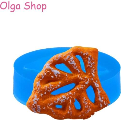 GYL059 29.2mm Pretzel with Drizzle Silicone Mold - Cake Decoration Bakeware Chocolate Sugarcraft Polymer Clay Resin Pendant