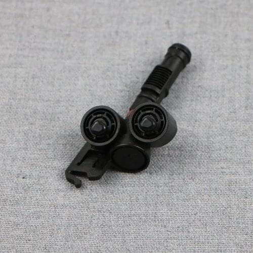 Suitable for VOLVO S40 C30 V50 C70 2004-2012 30698422 Left headlight spray headlight washer pump wiper nozzle cylinder 30698423