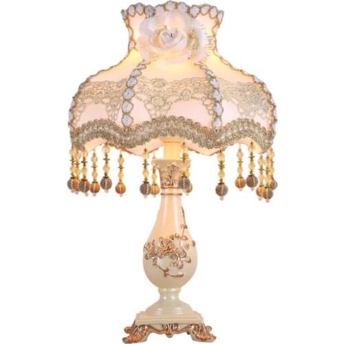 Nordic Pink LED Table Lamps for Bedroom Bedside Decoration Home Decor Living Room Dining Table Lights Wedding Lighting Fixtures