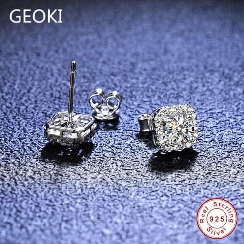 Geoki Passed Diamond Test 0.5 Ct Total 1 Ct D Color VVS1 Moissanite Square Earrings 925 Sterling Silver Luxury Wedding Jewelry