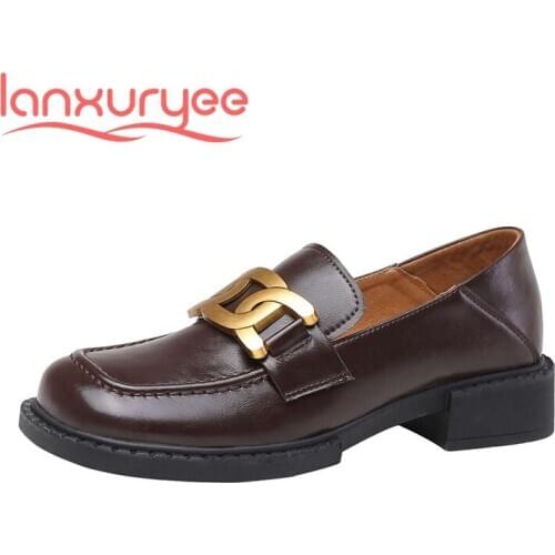 Lanxuryee hot split leather round toe med heel metal decoration retro fashion preppy style young lady streetwear women pumps L83