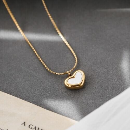 YUN RUO Never Fade 18k Gold Plated Natural Shell Heart Pendant Necklace Fashion Titanium Stainless Steel Jewelry Woman Accessory