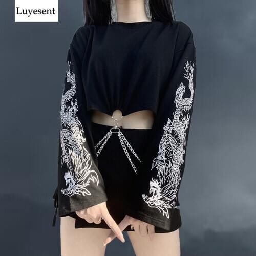 Black Cool Goth Woman Dragon Print Sweatshirt 2021 Lady Short Length Long Sleeve O Neck Ring Metal Chain Gothic Punk Hipster Top