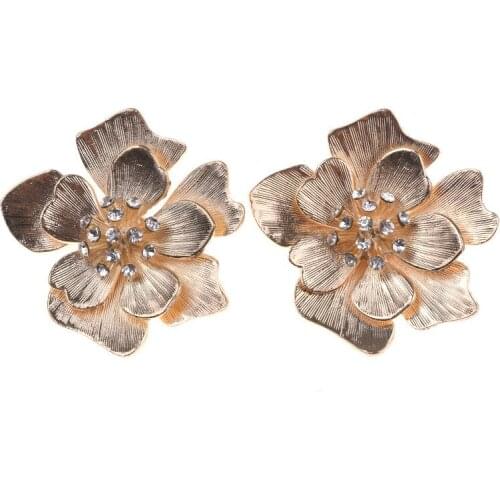 BK Gold Silver Earrings Mini White Acrylic Crystal Rhinestone Rose Flower Style Stud Woman Fashion Jewelry