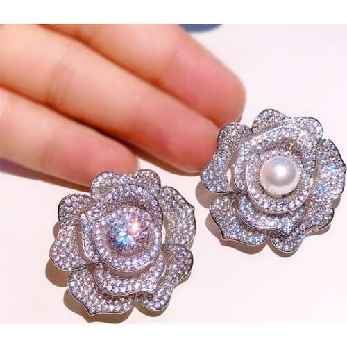 Luxury Elegant Rose Brooches Women Wedding Brooch Crystal Broach for Bridal Bouquet Sash Flower Pin Engagement Accessory Jewelry