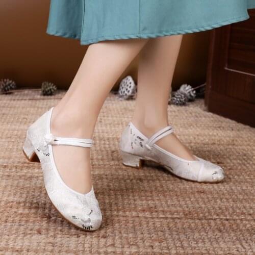 Chinese Style Thick Heel Pointed Ancient Style Shoes Female Improved Hanfu Shoes Embroidered Shoes with Cheongsam Shoes