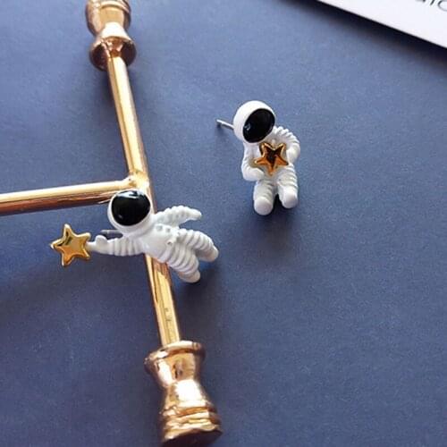 Asymmetric Cute Creative Spaceman Earrings Astronaut Star Earrings Small Stud Earrings Fashion Woman Sweet Earrings
