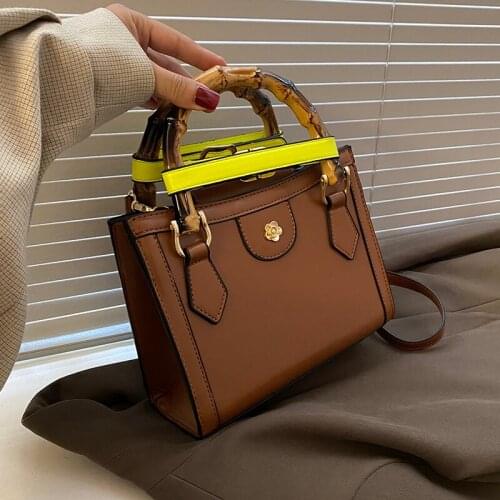 2021 New Bamboo Handle Messenger Bag Vintage Tote Bag Wild Fashion Handbag Fashionable Purses Designer Handbags High Quality