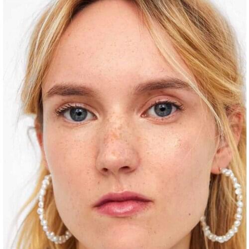 Popular C-shaped Artificial Pearl Earrings Simple Big Hoop Earrings for women