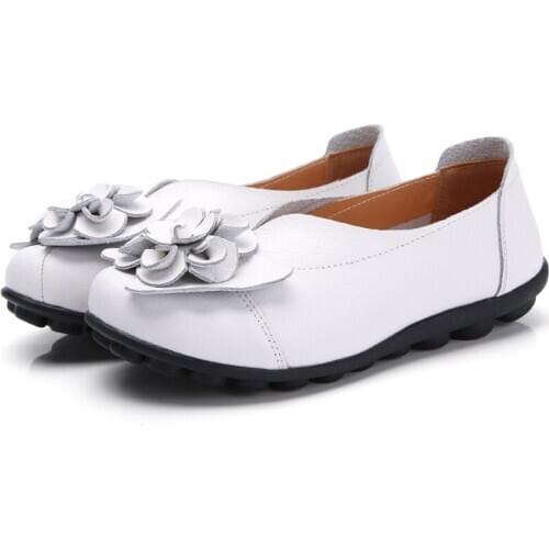 Flowers Womens Flats 2021 Spring And Summer New Models Real Leather Mother Comfortable Bean Shoes Womens Shoes Flat