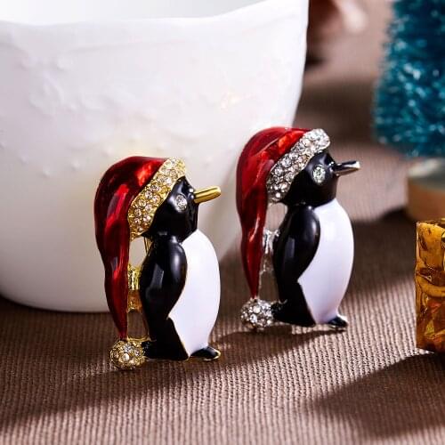 Cute Animal Christmas Penguin Brooch For Women Men Enamel Xmas Pins Coat Dress Lapel Pin Badge Kids Gifts Party Jewelry