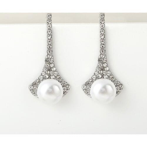 Sweet Girl Earrings Korean Fashion New Temperament Earrings Wild Taper Long Pearl Crystal Earrings Womens Wholesale Ohrringe