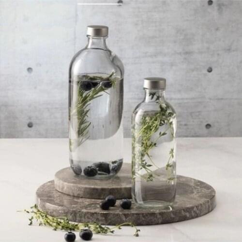 Iconic Water Bottle Glass 1 Lt is ideal for health, does not take up space, can be carried easily, stylish appearance