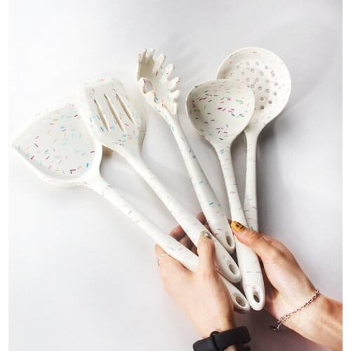 Kitchen Tools Non-stick Spatula Silicone Shovel Heat Resistant Cooking Tools Ladel Colander Spoons Kitchen Gadgets