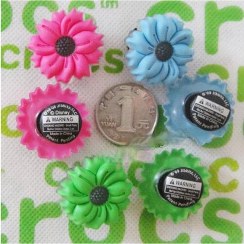 Geniune Cute Shoe Charms Accessories Cartoon 3D Fireball Flowers Pattern Shoes Buckle Decorations for Sandals Charms Kids Gift