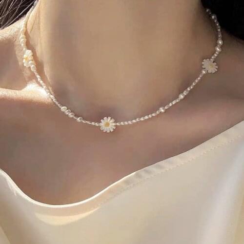 Trendy Simple Natural Freshwater Pearl Necklace Lovely Daisy Beads Embellished With Unique Charm For Women Gargantillas collares