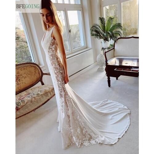 White Lace Satin Chiffon V-Neck Sleeveless Bridal Gowns Floor-Length Mermaid/Trumpet Wedding Dresses Chapel Train