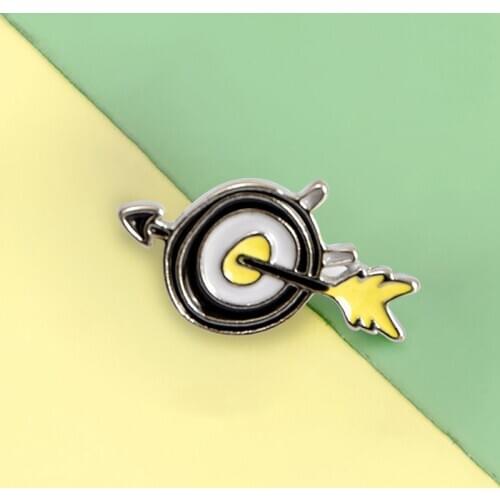 Archery Accessories Bow And Arrow Shooting Badge Arrow Target Badge Brooch Outdoor Hunting Shooting Sports Sign Gift