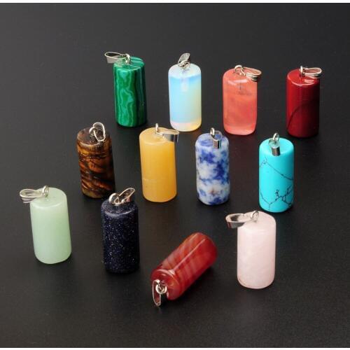 Wholesale 50pcs/lot Natural Stone Mini Hand Carved Crystal Tube Cylinder Healing Point 7 Chakra Pendulum Charms Pendant Free