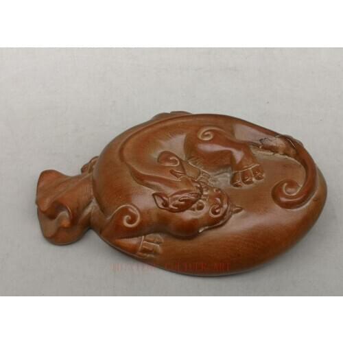 YIZHU CULTUER ART Rare Collect China Old Boxwood Hand Carved Unicorn Beast Paperweight Decoration