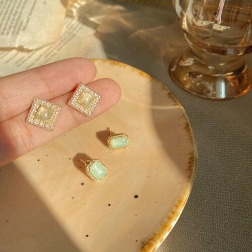 Vintage Square Opal Stone Stud Earrings Fashion Temperament Gold Ear Stud for Women Imitation Pearls Earring Jewelry Brinco Gift
