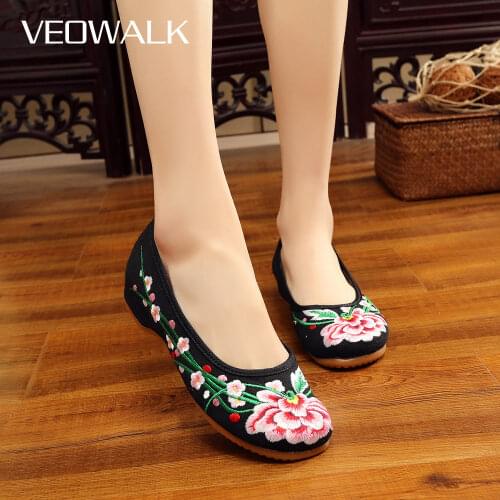 Veowalk New Spring Handmade Women Plum Embroidered Ballet Flats Chinese Vintage Cotton Casual Slip-On Flat Shoes For Woman