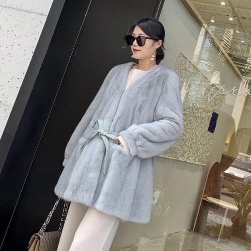 Flying lady 2021 new mink fur coat womens whole mink medium length mink fur coat waist down and looks thin and young