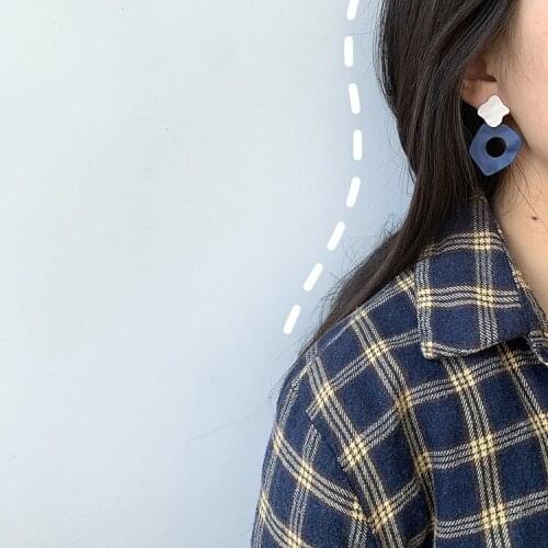 Japan&Korea Morandi contrast frosted spray paint earrings retro cold wind simple temperament wild sexy charm earrings women