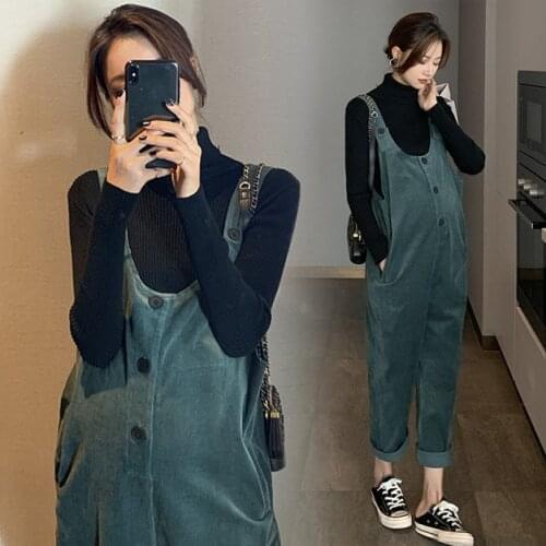 Maternity wear autumn/winter turtleneck base sweater + corduroy retro green C-position suspender trousers suit