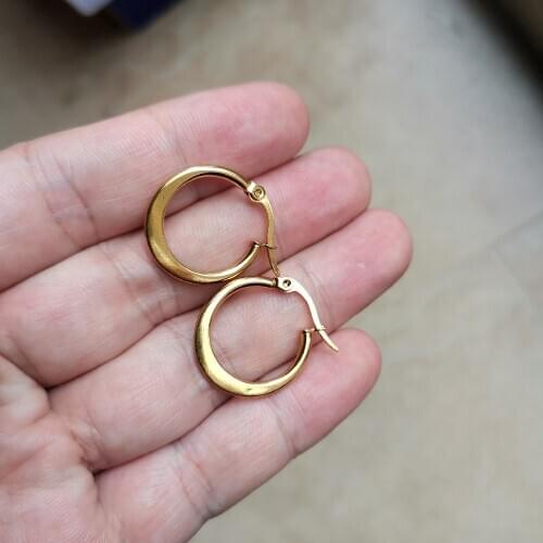 Size 20mm Flatten Circular Hoop Earrings Ear Loop Smooth Ring Polishing 316 Stainless Steel Jewelry IP Plating Anti Allergy