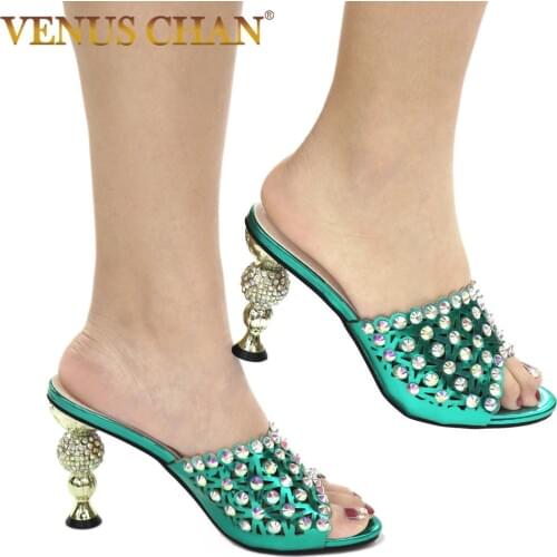 Latest Italian Women Shoes Wedding Shoes Bride Luxery Shoes Women Nigerian Party Pumps Decorated with Rhinestone 2021 Fashion