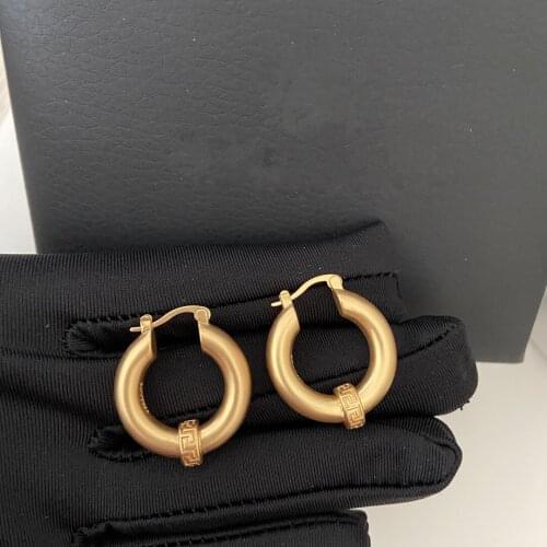 European and American retro classic retro small earrings