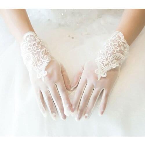 Glamour Bride Dress Gloves Lace Short Paragraph Mittens Wedding Dresses Accessories Charming Lady Women Glove with Fingers