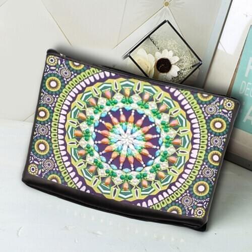 Diamond Painting Handbag Special Shape Cosmetic Bag Wrist Bag Diamond Painting Bag Women Wallet Handbag Needlework