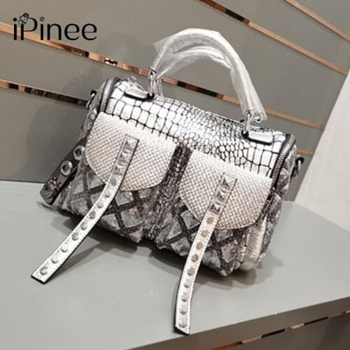IPinee Rhinestone Womens Bag New Large Capacity Handbag Tote Cusual Black/Silvetr Shoulder Crossbody Bolsa Rivet Ladies Bag