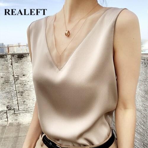 REALEFT Women's T-shirts