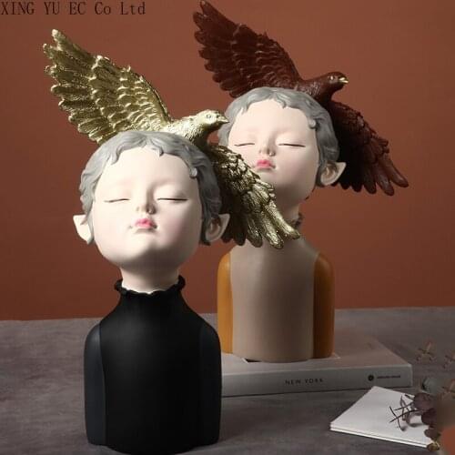 Nordic Light Luxury Girl Decoration Resin Figure Statue Handicraft Decoration Gift Living Room Home Decoration Accessories