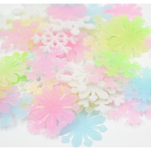 Wall Sticker Baby Fluorescent Sticker Children Removable Wall Decals Home Decoration Art Wall Blue Snowflake 1 Lot