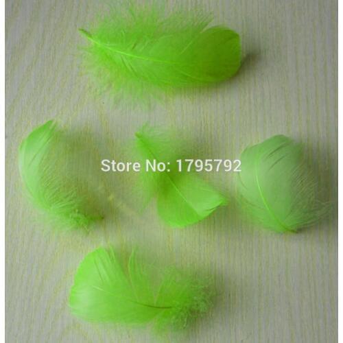 Wholesale! 25 pcs Green Color Small Floating Goose Feathers 5-8cm Fluffy Plumas For Jewelry Accessories Plumes Crafts Decoration