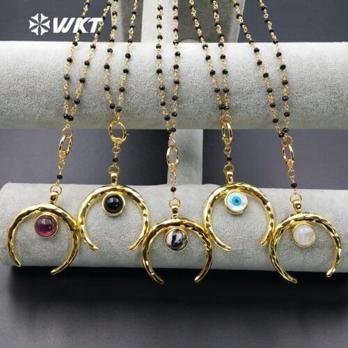 WT-N961 Wholesale natural stone fashion jewelry Resist tarnishable gold color Ox horn pendant with black bead necklace for women