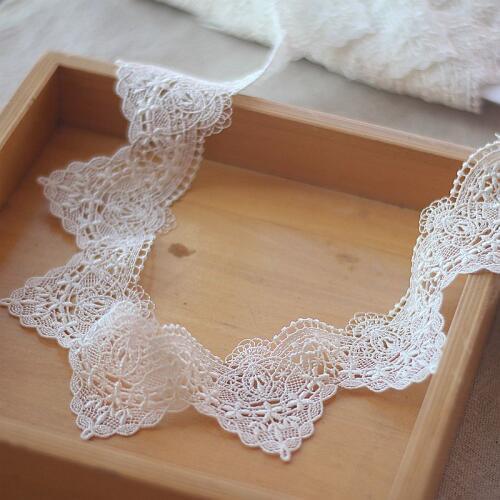 2yds/lot Ivory white Lace Trim, Delicate Floral Lace, Venise Lace Fabric for Costumes