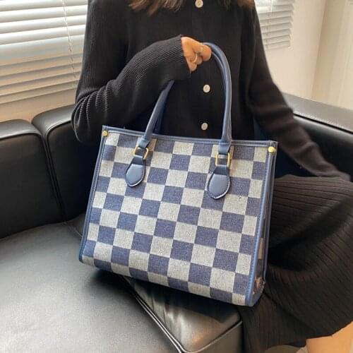 2022 Winter New High-quality Womens Designer Handbag High Capacity Shoulder Messenger Bag Plaid Large Tote Bag