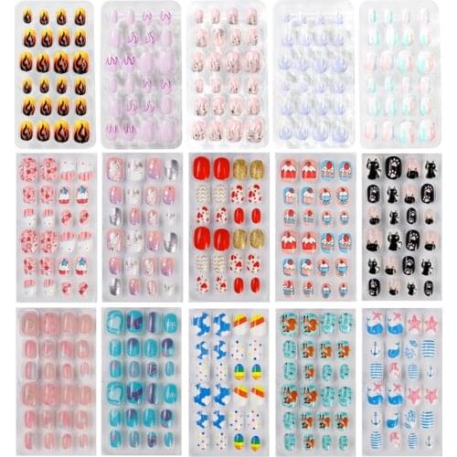 24Pcs/set False Nail Tips for Kids Girls Halloween Flame Christmas No Glue Self-Adhesive Full Cover Art Color Manicure Fake Nail